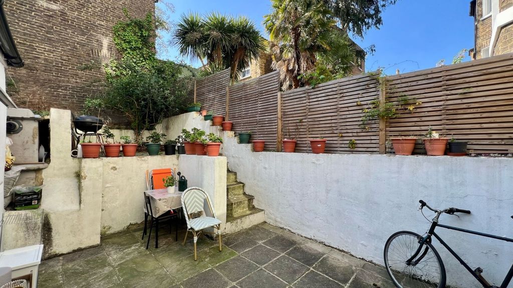 Property photo 2 of 8 Img-20250411-Wa0025