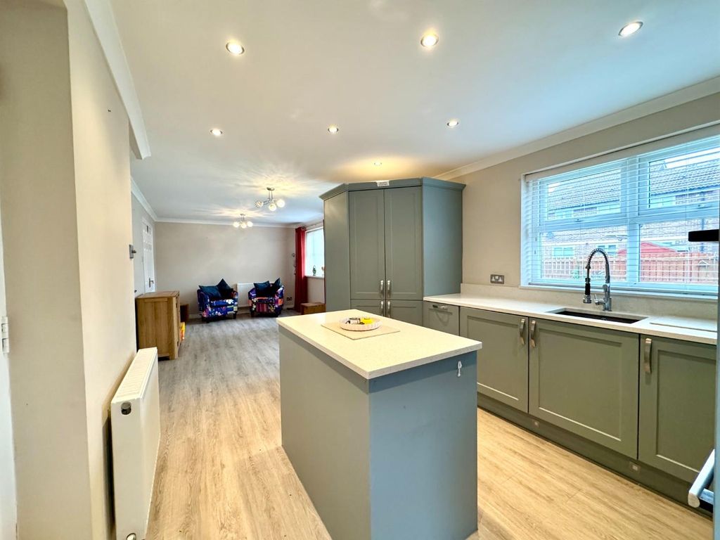 Property photo 2 of 15 Kitchen/Diner