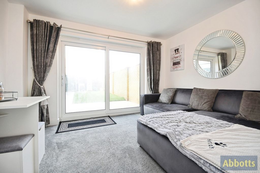 Property photo 3 of 16 Pbox-Img.Jpg