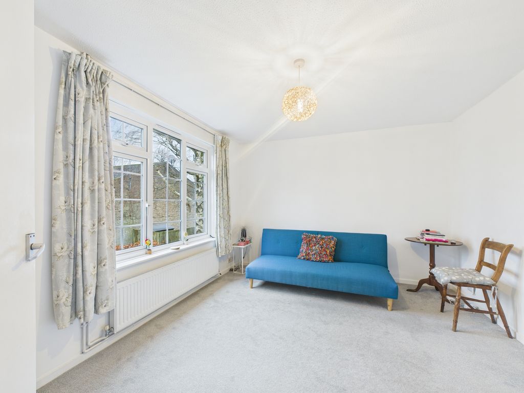 Property photo 2 of 10 Cam04018G0-Pr0416-Still009