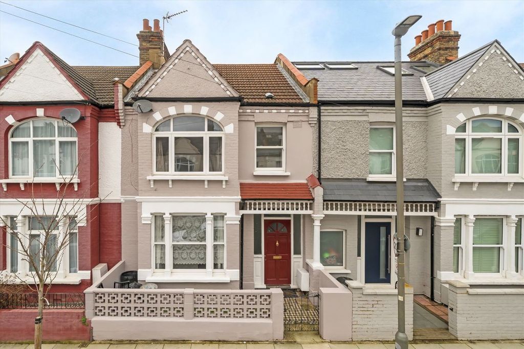 Property photo 1 of 8