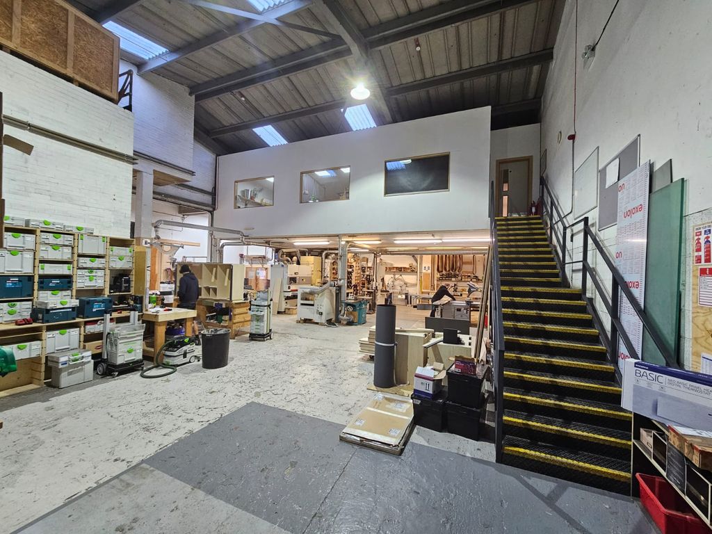 Property photo 3 of 4