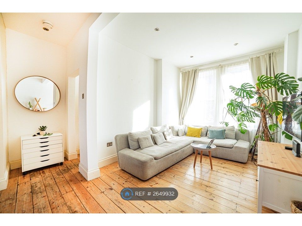 Property photo 3 of 15 Open Plan Lounge