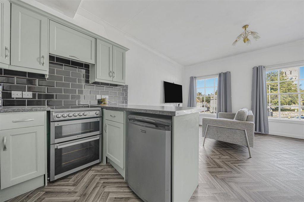 Property photo 3 of 12 2 Church View, The Green Datchet, Sl3 9Eh9.Jpg