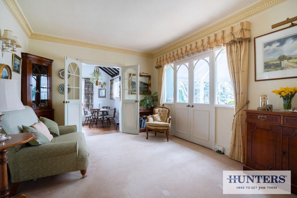 Property photo 3 of 28 Living Room