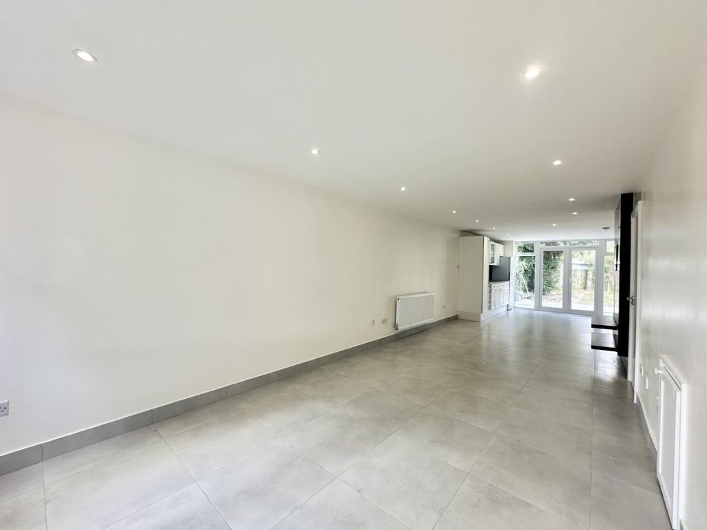 Property photo 3 of 11 Thumbnail_Img_6580.Jpg