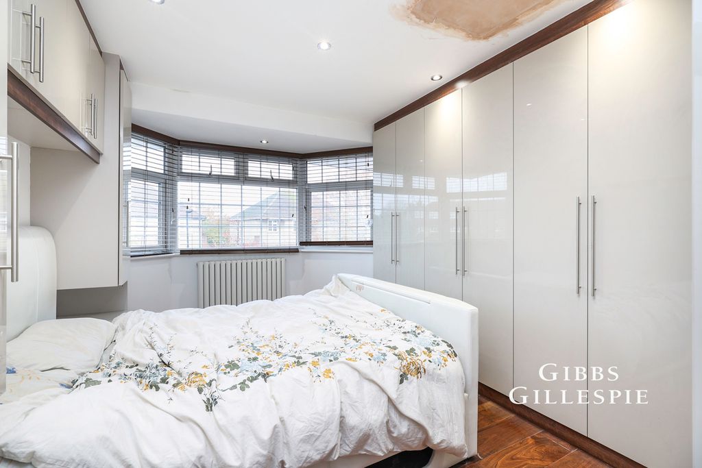 Property photo 3 of 18 Photo