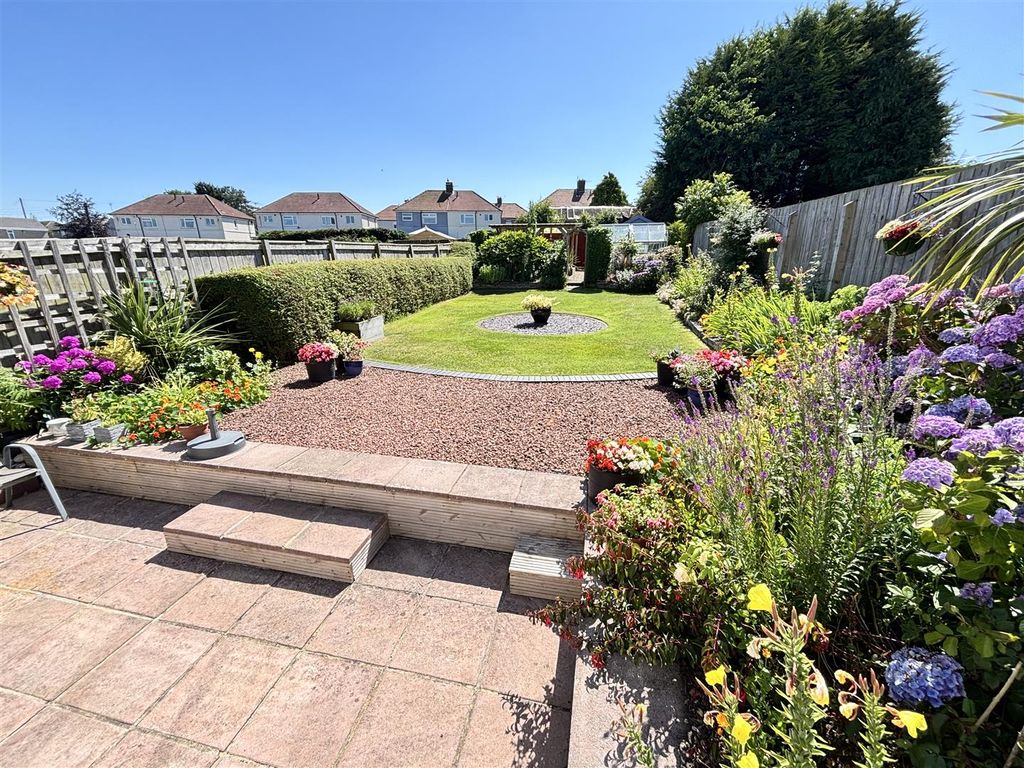 Property photo 2 of 20 External