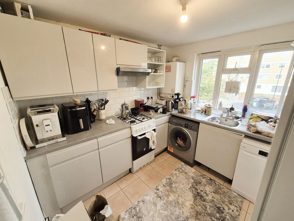 Property photo 3 of 14 Photo 6