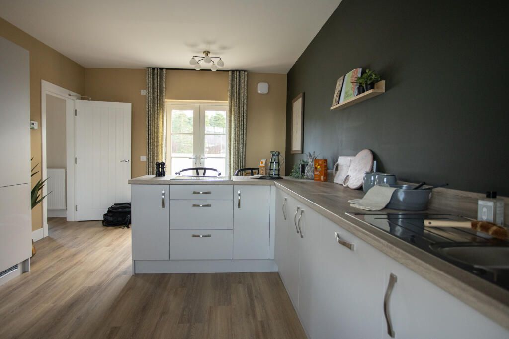 Property photo 2 of 8