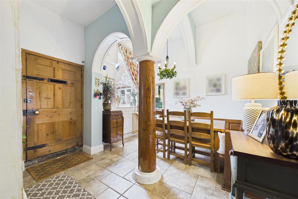 Property photo 3 of 26 Dining Entrance Hall