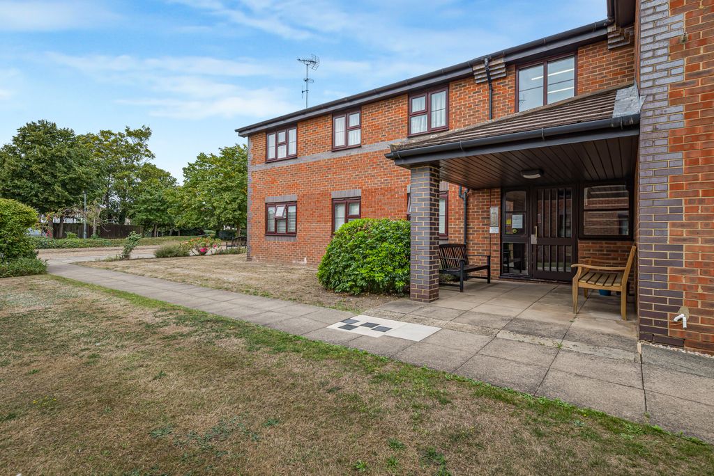 Property photo 1 of 17 Frontage