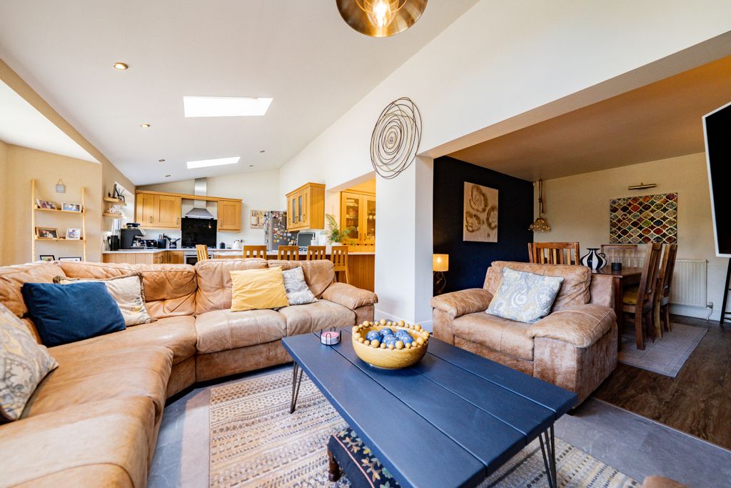 Property photo 3 of 39 Dsc02372