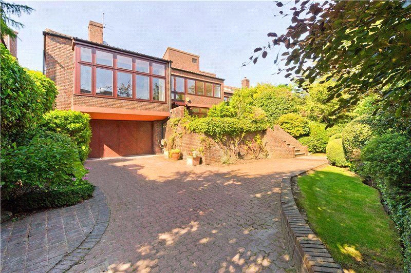 Property photo 2 of 12