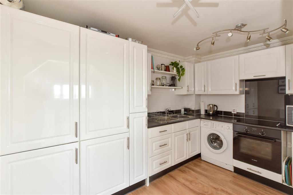 Property photo 3 of 15 Kitchen