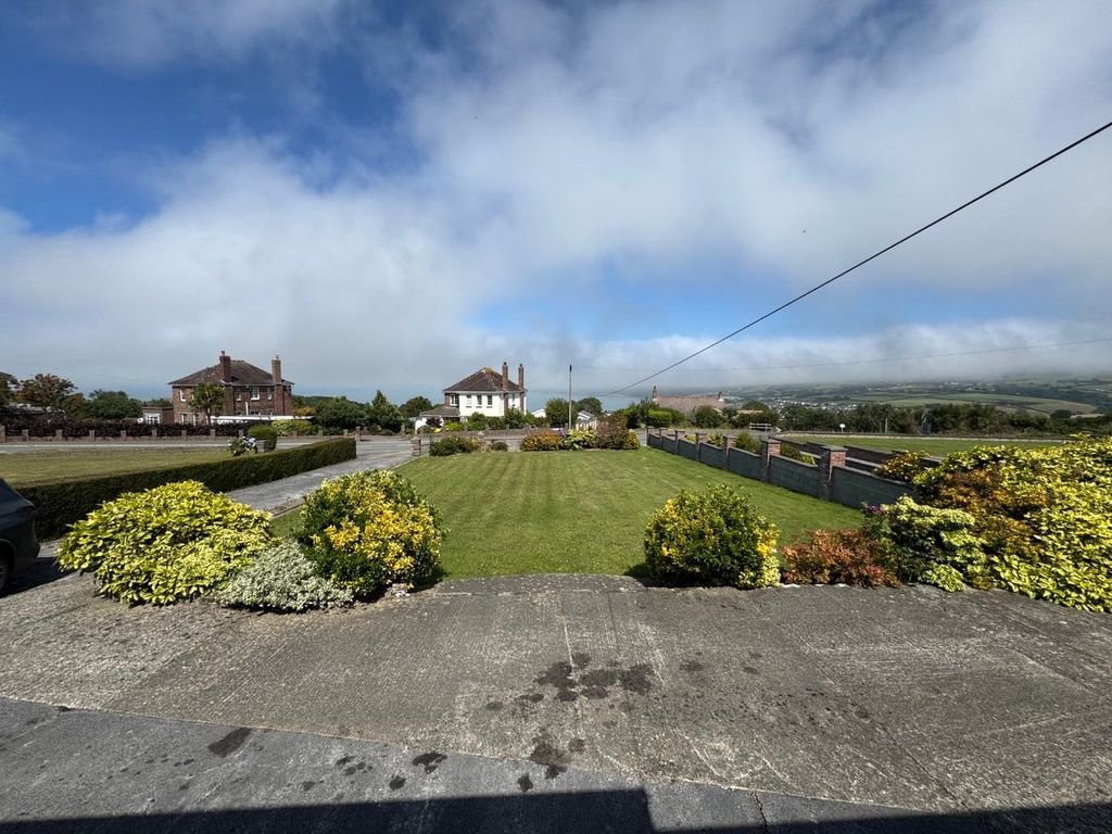 Property photo 2 of 36