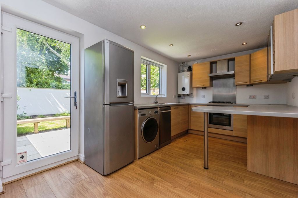 Property photo 2 of 25 Pbox-Img.Jpg