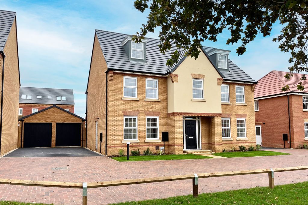 Property photo 1 of 10 Lichfield