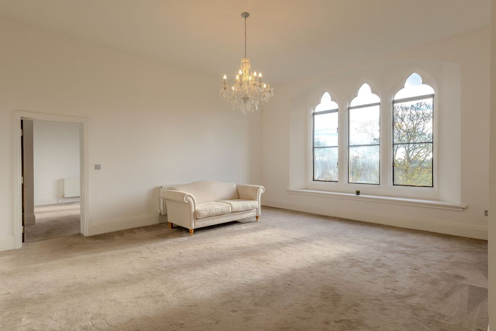 Property photo 2 of 16 Living Room