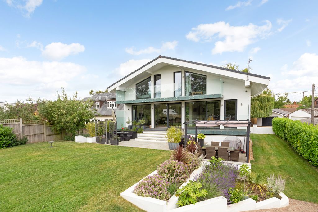 Property photo 1 of 20