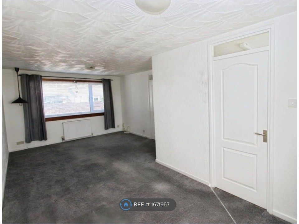 Property photo 2 of 15 Living Room