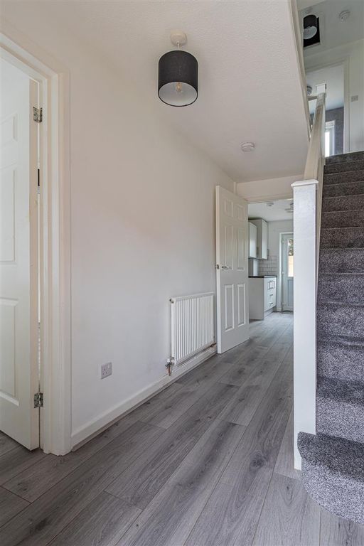 Property photo 2 of 14 Windhover Close 13 (3 Of 13).Jpg