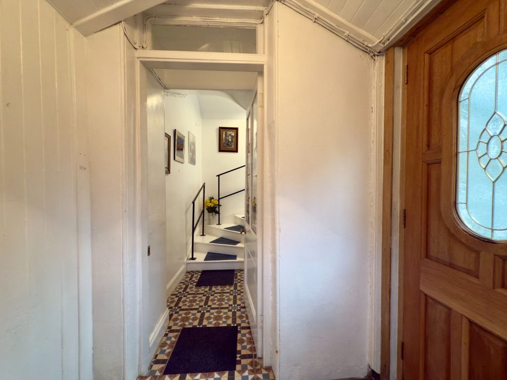 Property photo 3 of 31