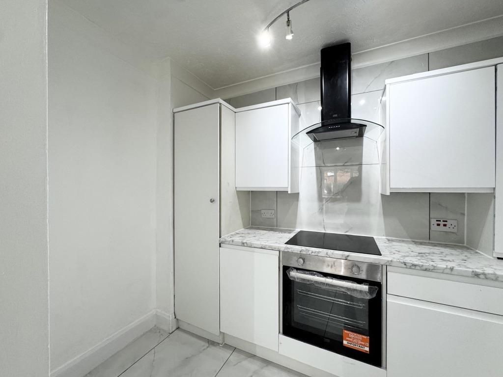 Property photo 3 of 8 Kitchen