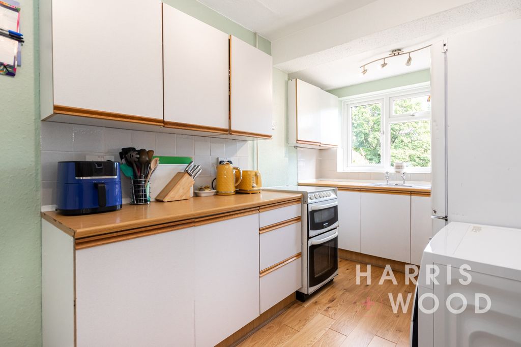 Property photo 3 of 25 4175896