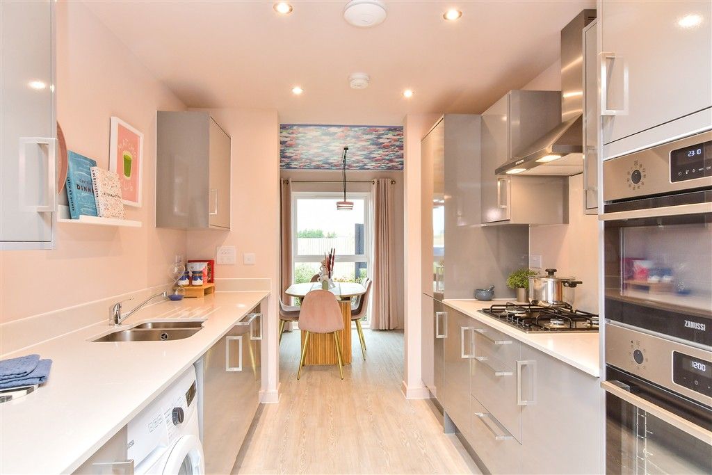 Property photo 2 of 30 Kitchen
