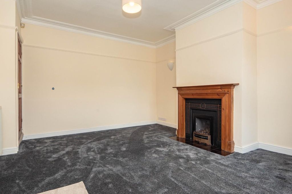 Property photo 2 of 16 Living Room