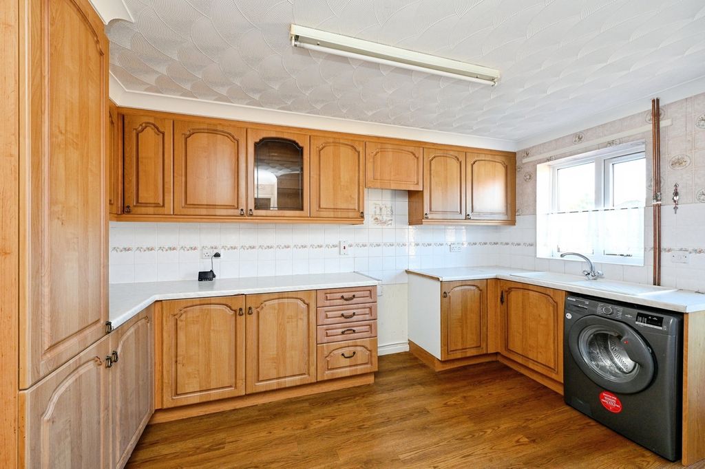 Property photo 3 of 21 Pbox-Img.Jpg