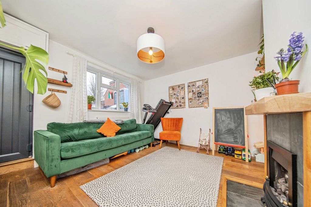 Property photo 3 of 19 Pbox-Img.Jpg