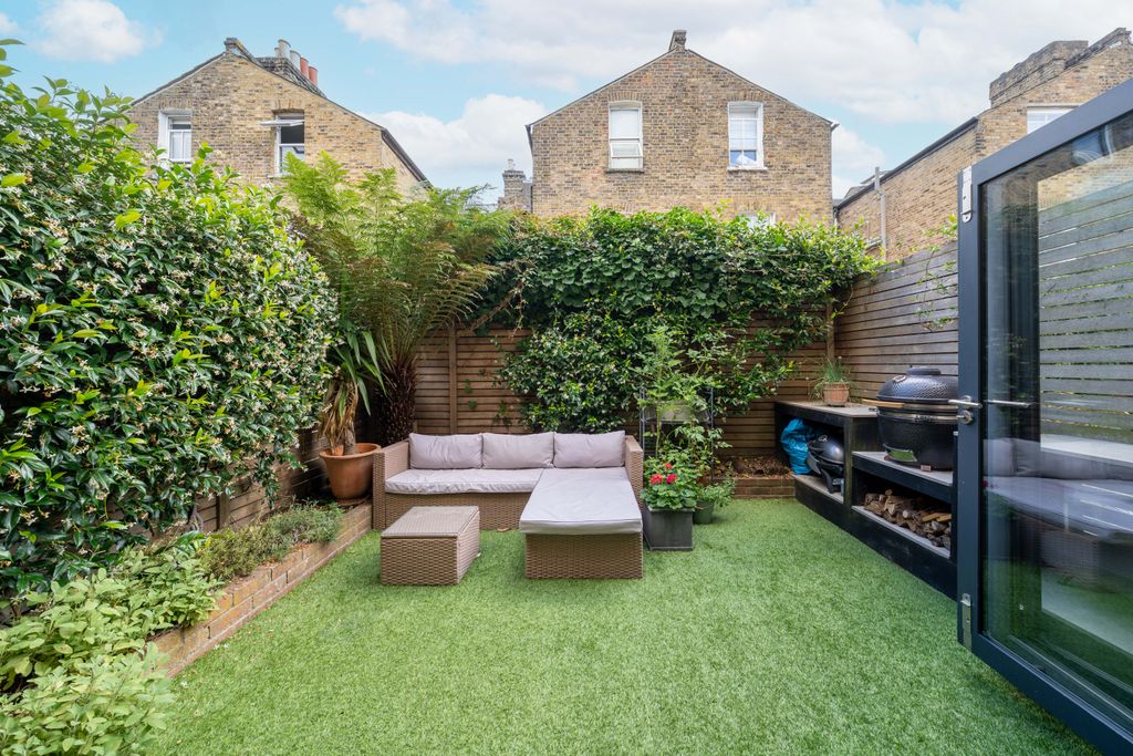Property photo 3 of 36