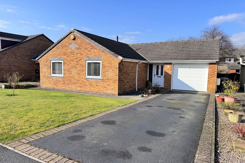 Property photo 1 of 17 (Main)