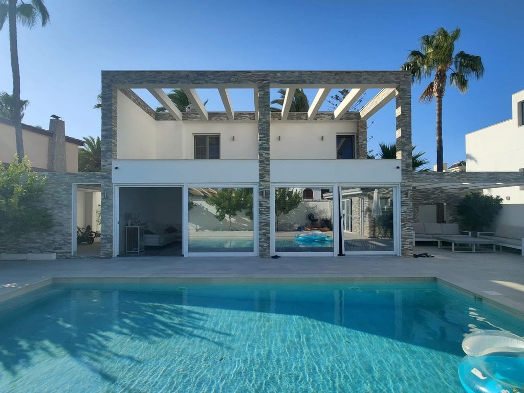 Property photo 1 of 50