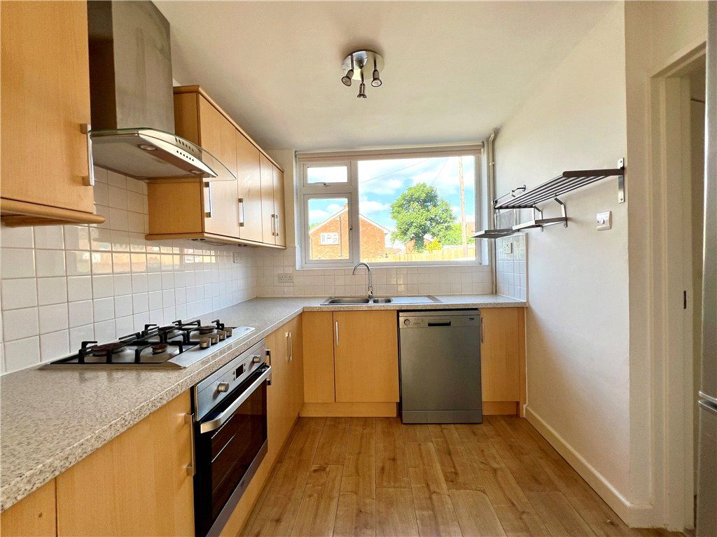 Property photo 3 of 12 Kitchen