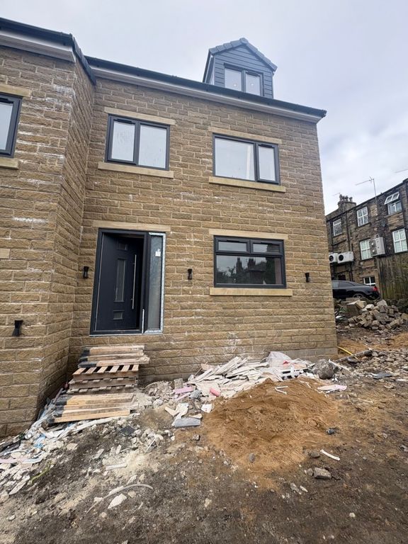 Property photo 2 of 3