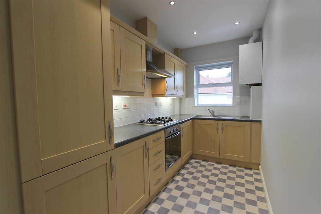 Property photo 3 of 8 Kitchen