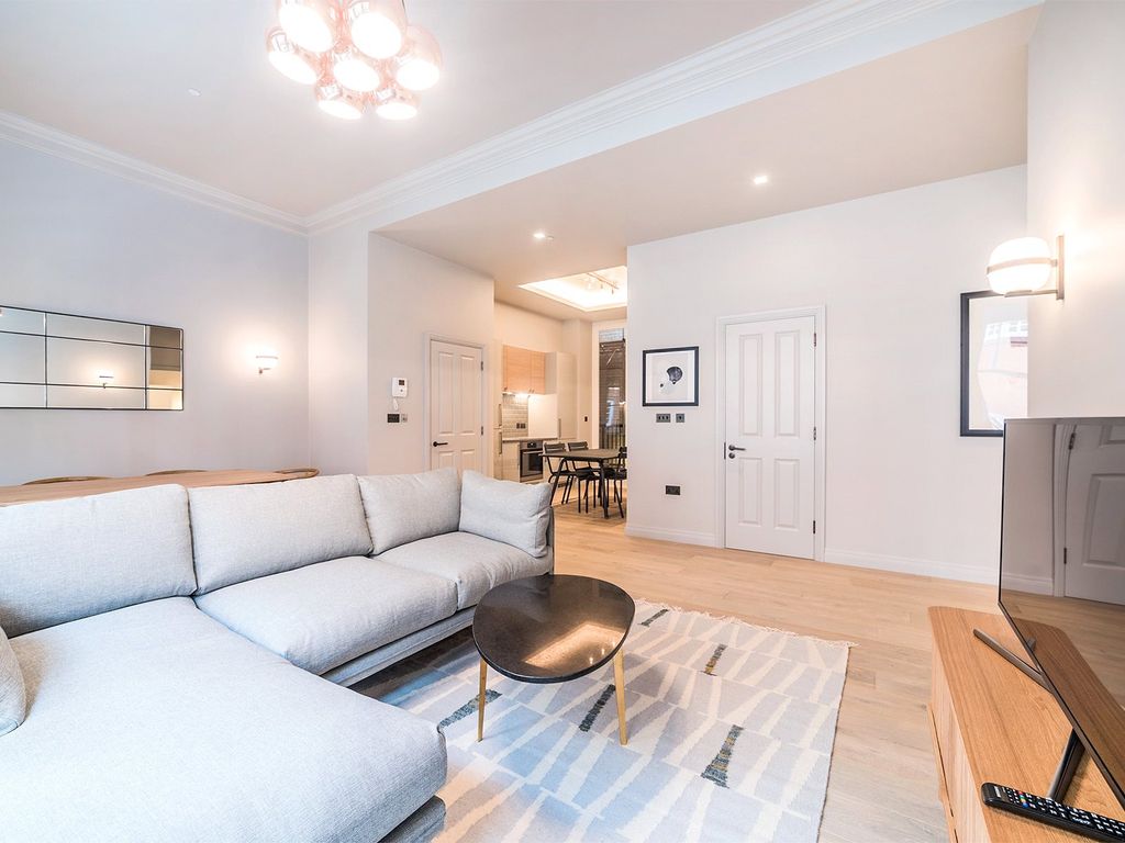 Property photo 2 of 16 Drury Lane House