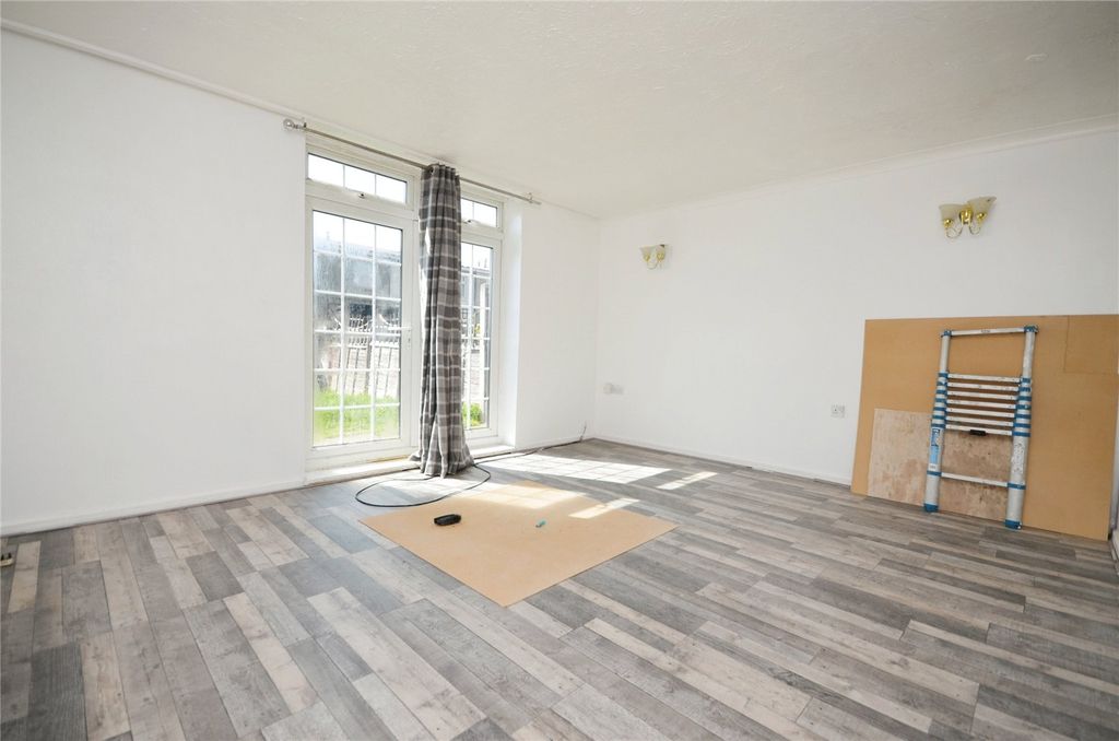 Property photo 1 of 9 Picture No. 03