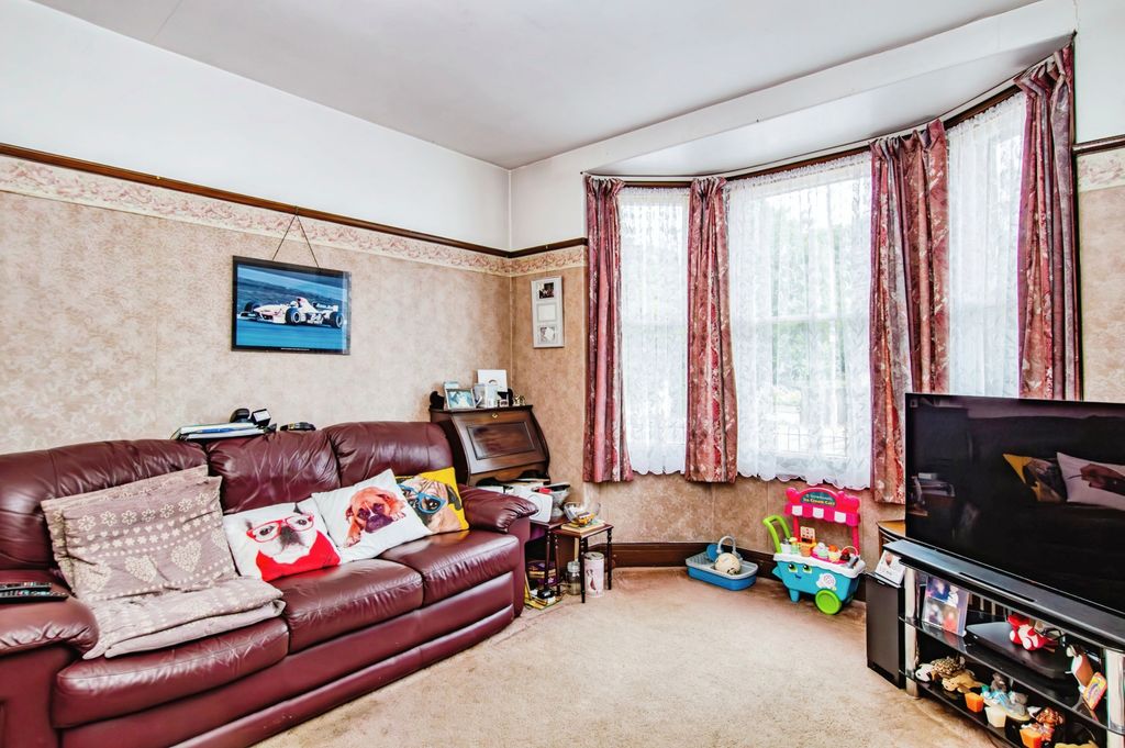 Property photo 3 of 22
