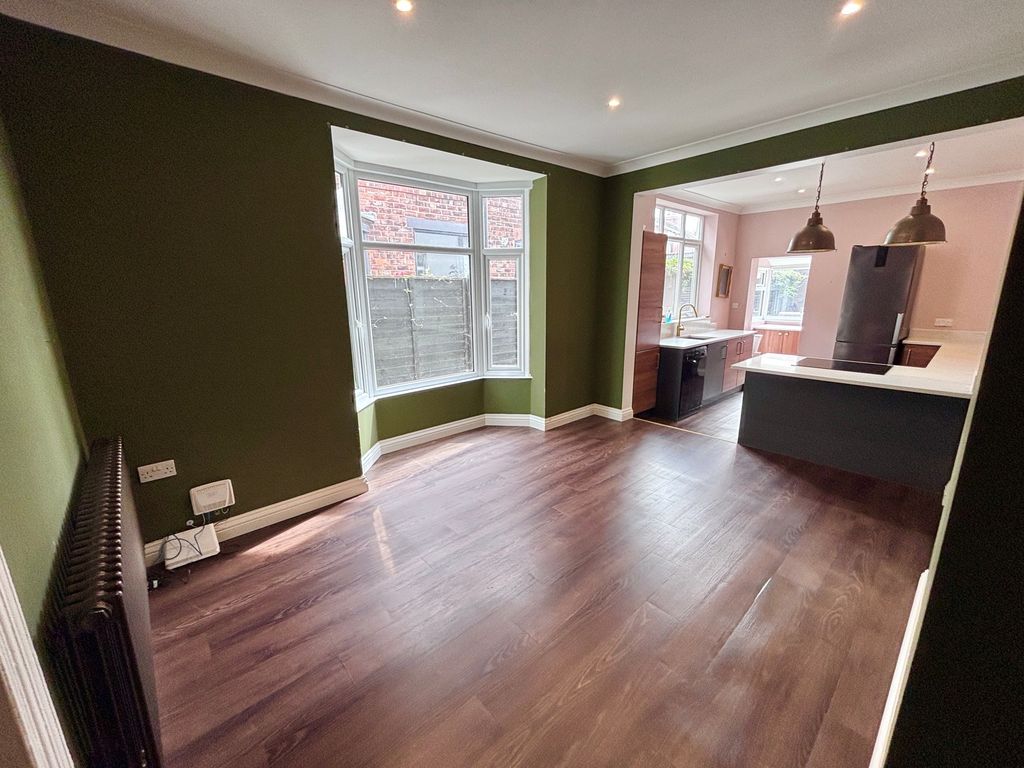 Property photo 3 of 15 Dining Room