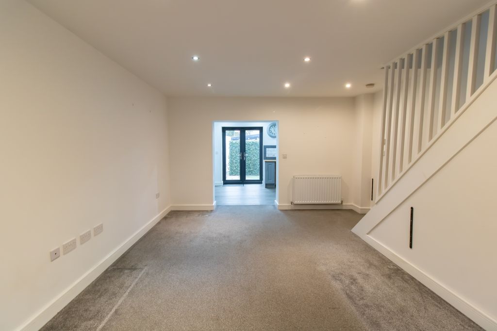 Property photo 2 of 13 Image 1