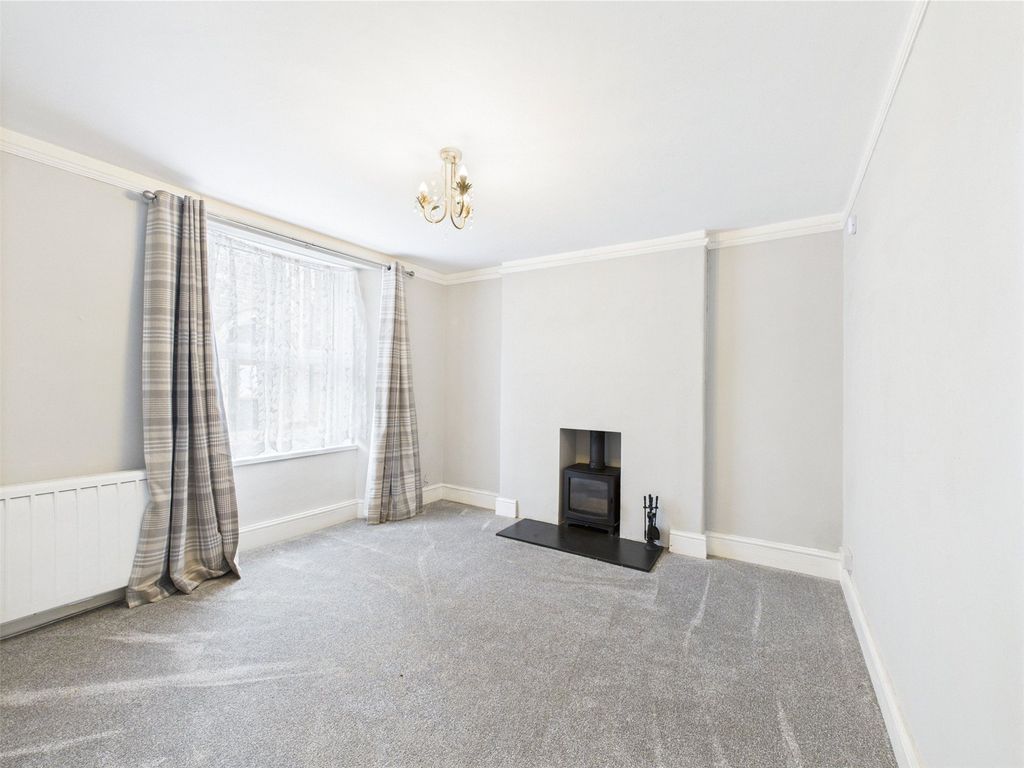 Property photo 2 of 18 Picture No. 32