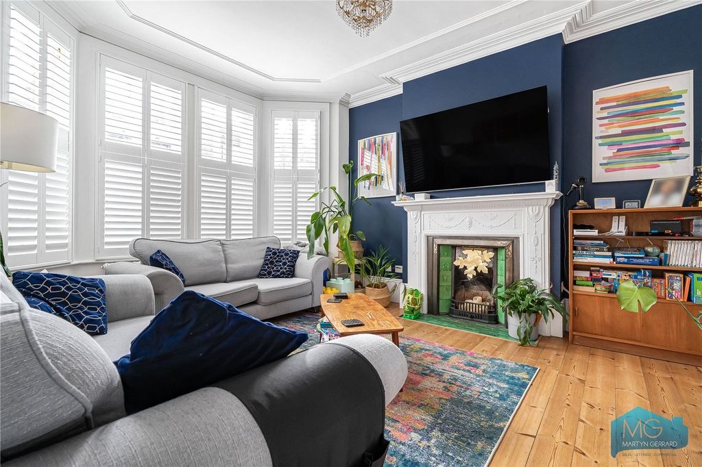 Property photo 2 of 23 Picture No. 16