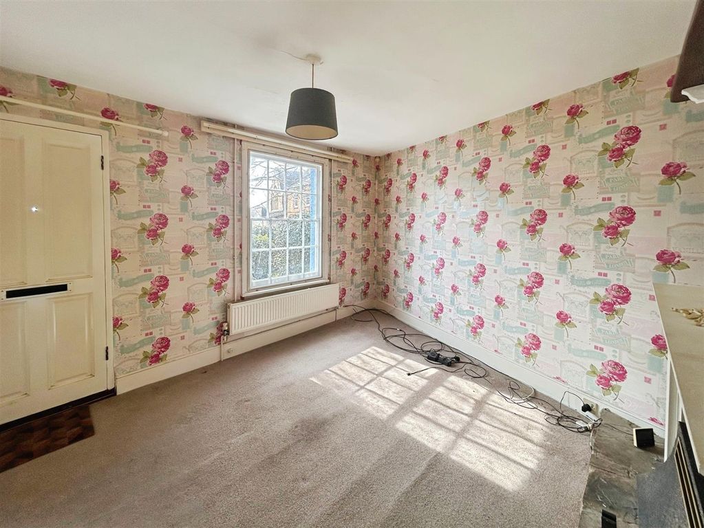 Property photo 2 of 10 F3036B36-Image00005.Jpeg