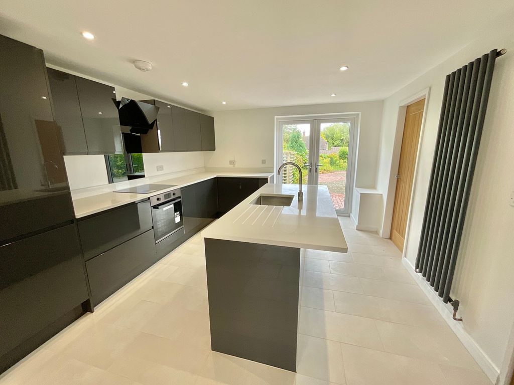 Property photo 2 of 35