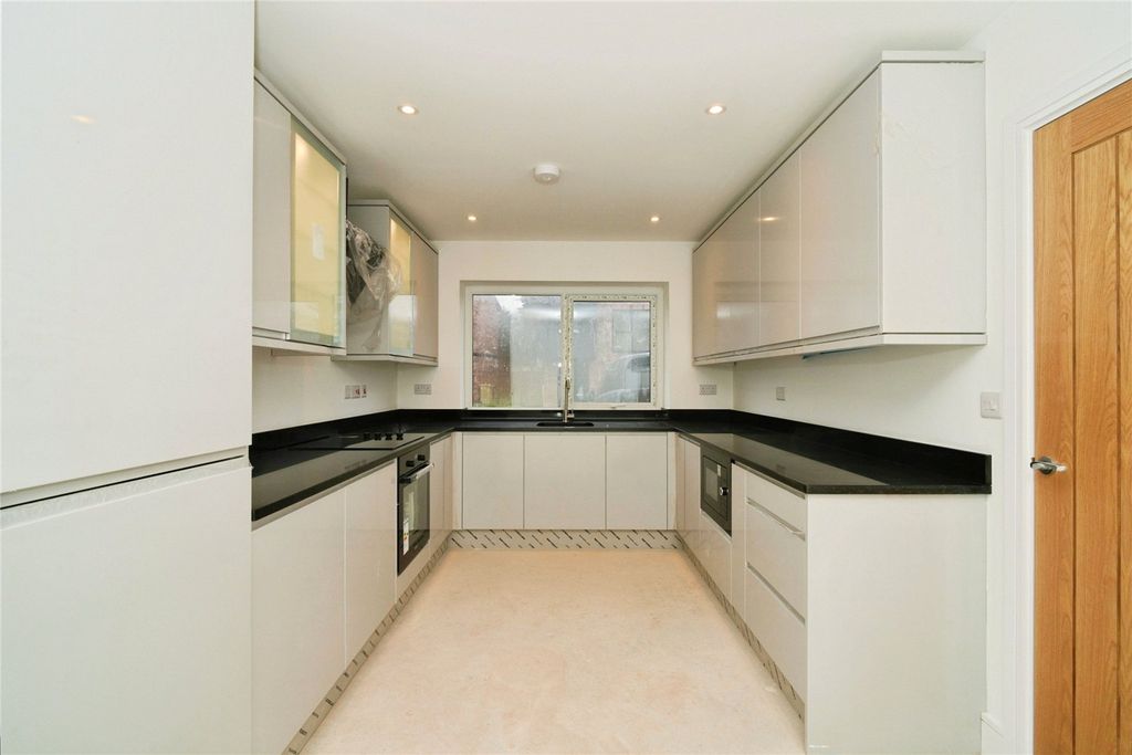 Property photo 1 of 23 Picture No. 30