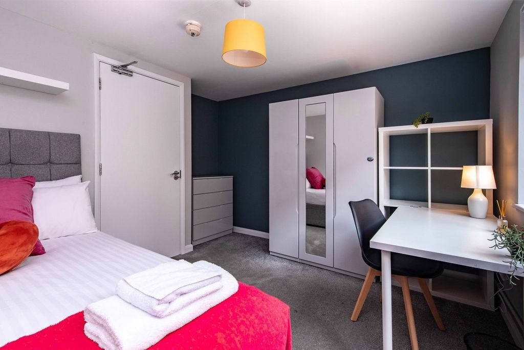 Property photo 1 of 12 Picture No. 21